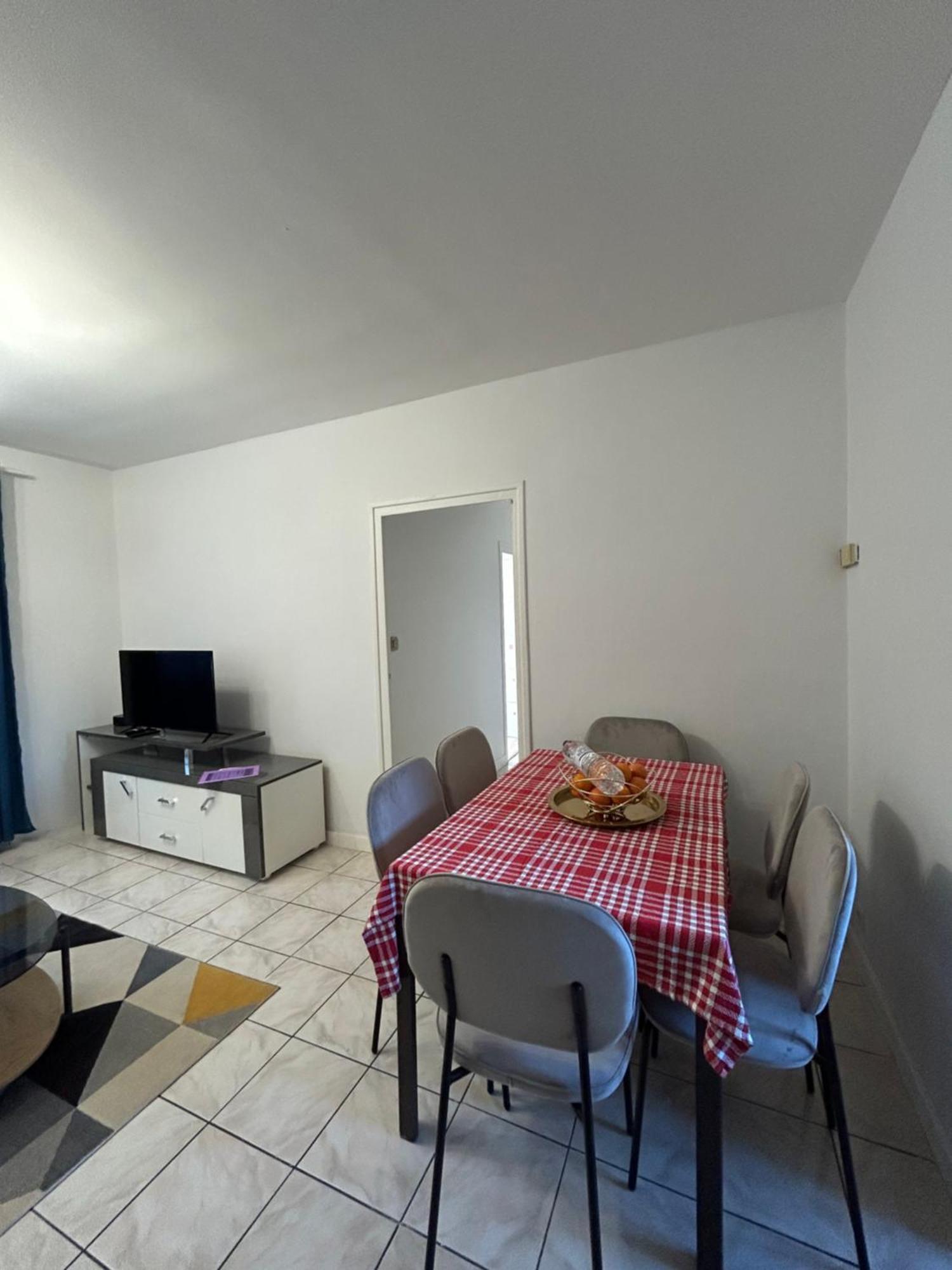 Home Lyla Ντιζόν Εξωτερικό φωτογραφία